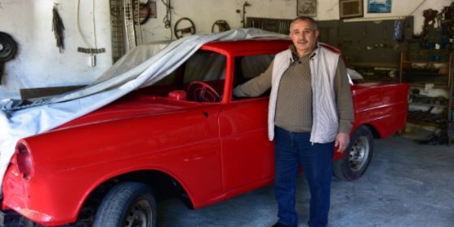 Zeki Müren'in otomobili yarım kaldı