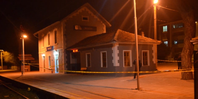 Arkadaşını tren garında, görevi başında öldürdü