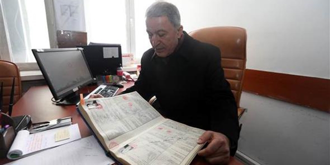 Bakan Akar, 37 yıl sonra aynı makam odasında