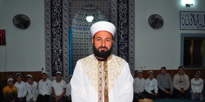 Cami imamı çocukların kaderini değiştirdi