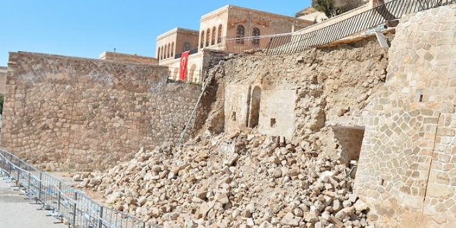 Tarihi mescidin stne istinat duvar yapmlar