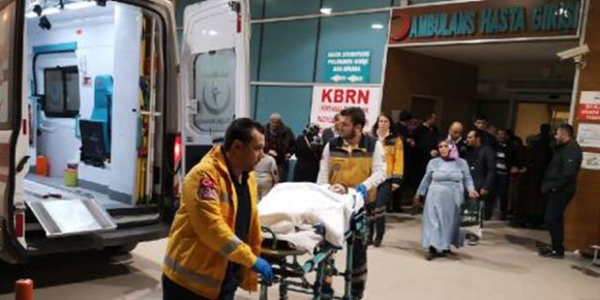 Şeker zannedip yuttu, hastanelik oldu