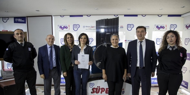 Süper Loto talihlisi ikramiyesini aldı