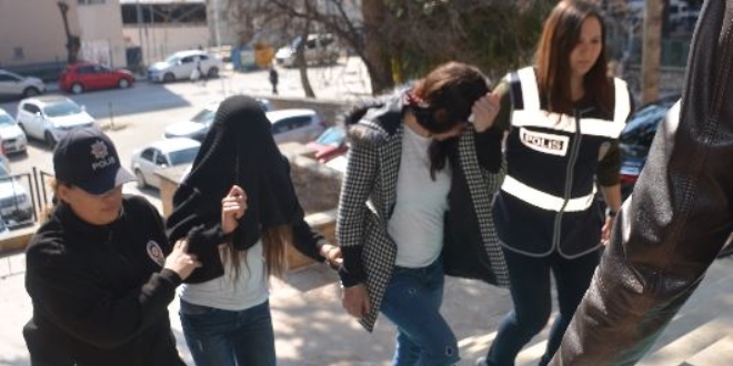 Çalınan altınların bedelini ödeyerek serbest kaldılar