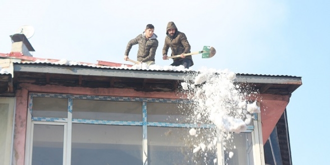 Beyaz çile ekmek kapıları oldu