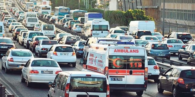 Sadece sürücüler değil, ambulans şoförleri de kusurlu
