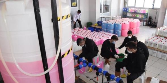 Öğrenciler, 600 ton temizlik malzemesini üretip satıyor