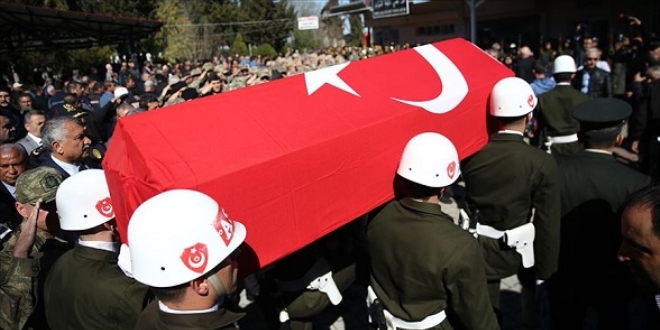 Şehit uzman çavuş son yolculuğa uğurlandı