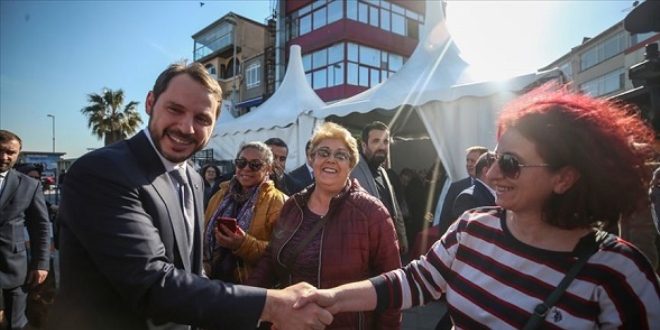 Bakan Albayrak Sarıyer'de esnaf ziyaretinde bulundu