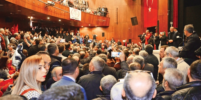 CHP EYT konusunda ateşle oynuyor