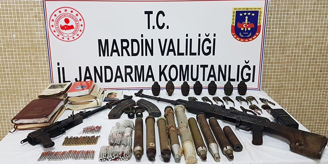 PKK snaklarnda silah ve mhimmat ele geirildi