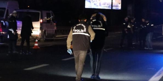 Beşiktaş'ta otomobil yayalara çarptı; 1 ölü, 2 yaralı