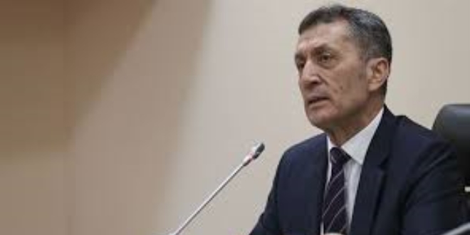 Selçuk: Öğretmen, öğretmekten vazgeçmeli!
