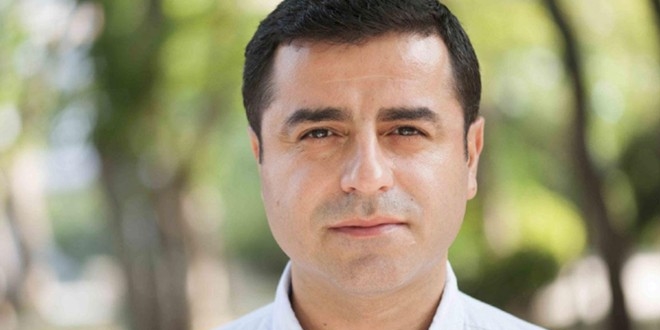 Demirtaş, iki kritik ilçe için oy istedi