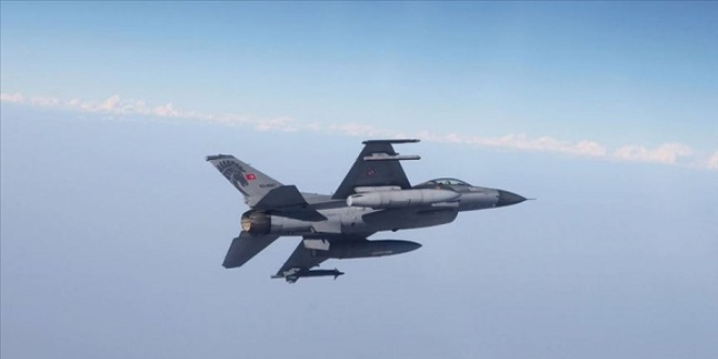 Irak'ın kuzeyine hava harekatı