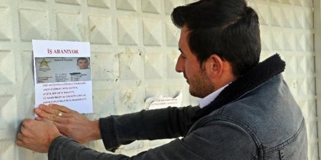 İşsiz kalan güvenlikçi, ilanla iş arıyor