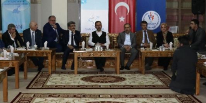 Bakan Kasapoğlu: Yol yapacakları yerde çukur kazdılar