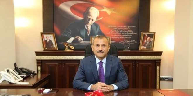 Tuncel Valisi'nden, sağlık çalışanlarına Prag tatili