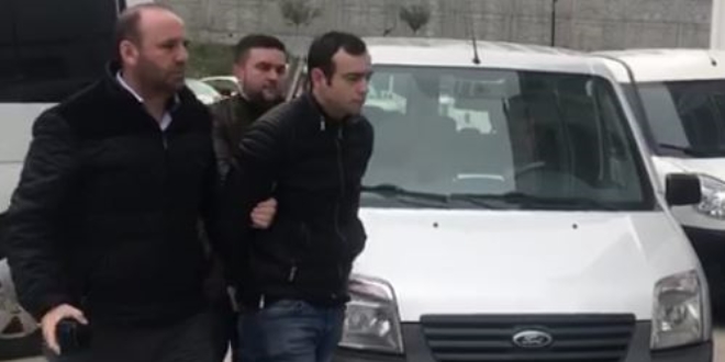 PTT şubesini oyuncak tabanca ile soymuş