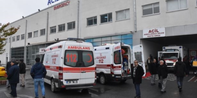 Kayseri'de 12 öğrenci, yemekten zehirlendi