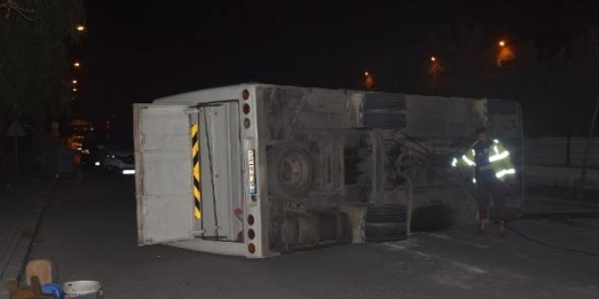 İşçi servisiyle belediye otobüsü çarpıştı: 10 yaralı