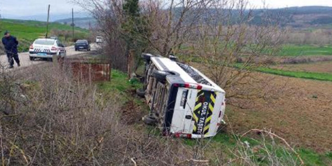 Tekirdağ'da öğrenci servisi devrildi: 5 yaralı