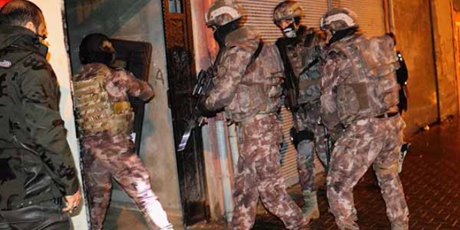 Adana'da operasyon! 11 şüpheli gözaltına alındı