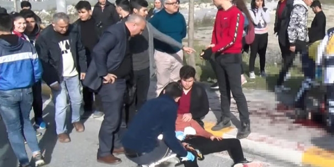 Okul önünde dehşet anları! 2 öğrenci yaralandı