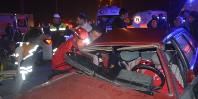 İskele yolunda feci kaza: 1 ölü, 4 yaralı