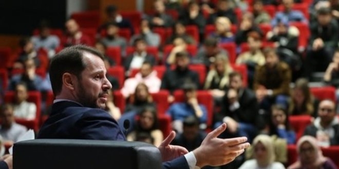Hazine ve Maliye Bakanı Berat Albayrak, gençlerle buluştu