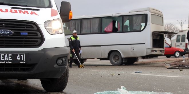 Konya'da ii servisi ile kamyon arpt: 10 yaral