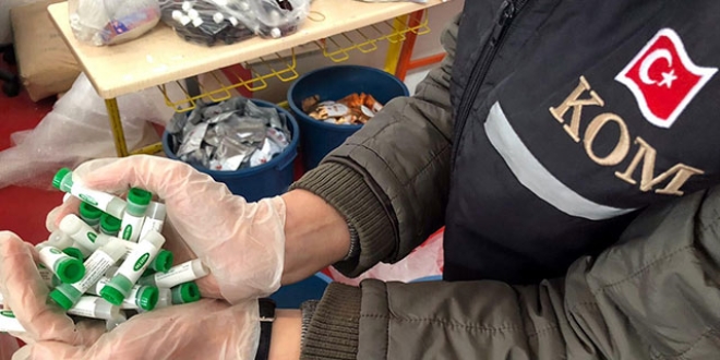 İzmir'de, sahte 6 ton etil alkol ele geçirildi