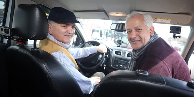 Başkan adayı, taksi şoförü olup halkın nabzını tuttu