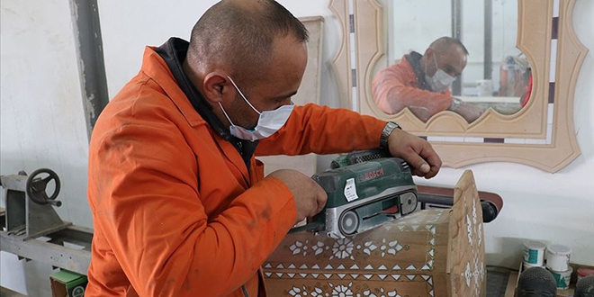 Hükümlüler ürettikleriyle ekonomiye katkı sağlıyor