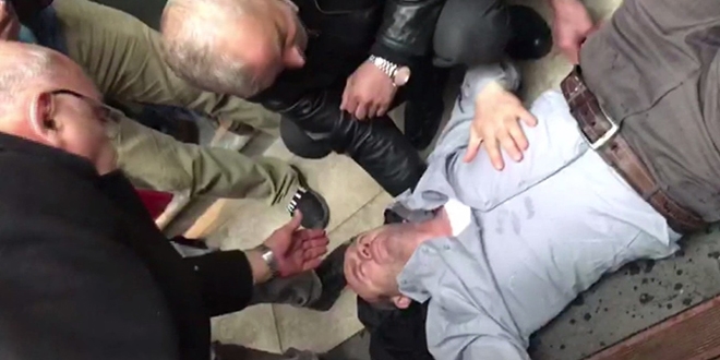 Bayılan vatandaşa ilk müdahale doktor vekilden