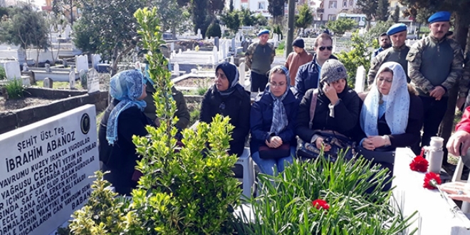 24 yıl sonra şehit komutanlarının mezarında buluştular