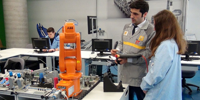 Türkiye'nin ilk Otomotiv Lisesi iş garantili eğitim veriyor