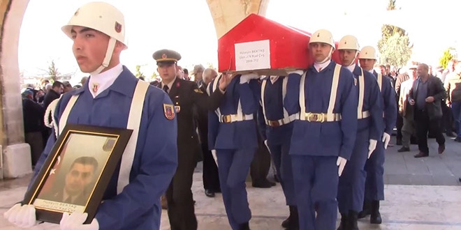 Uzman çavuş, eşi ve oğlu Adıyaman'da toprağa verildi