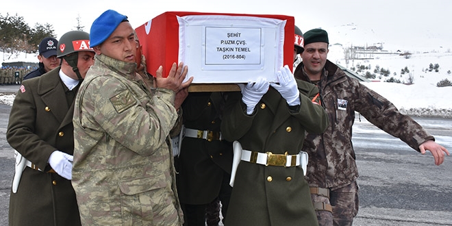 Şehit uzman çavuş Temel'in naaşı Trabzon'a getirildi