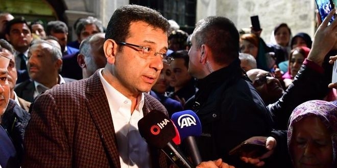 İmamoğlu, Eyüpsultan Camii'de Yeni Zelanda için Kuran okudu