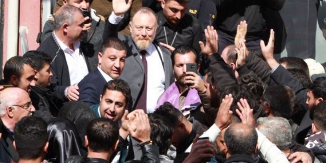 HDP'li vekil, PKK hükümülüsünün mezarına gitti