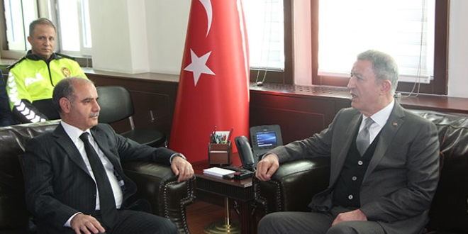 Bakan Akar: Bizim tek hedefimiz teröristlerdir