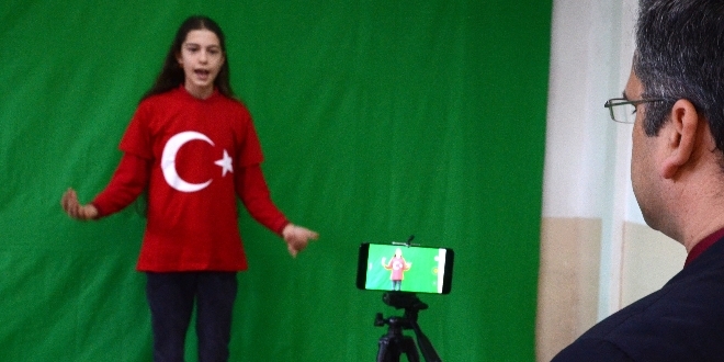 Öğrencilere eğlenceli 'Green Screen' teknoloji dersi