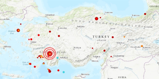 Denizli'de 5,5 byklnde deprem... 4 ilde hissedildi
