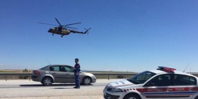 Mersin'de jandarmadan helikopterle trafik denetimi