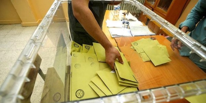 Seçime 10 gün kala anket şirketleri ne diyor?