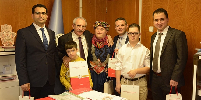 Down sendromlu öğrencilerden MEB'e ziyaret