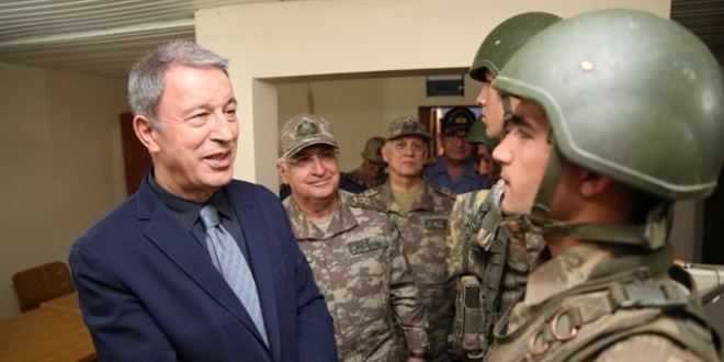 Bakan Akar: Güçlü savunma sanayi mecburiyettir