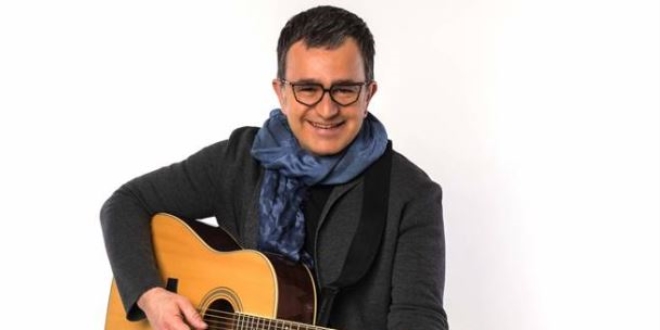Müzisyen başhekim, hastalarıyla konser verecek