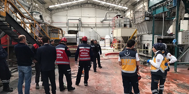 Sakarya'da, çarkların arasına düşen işçi öldü